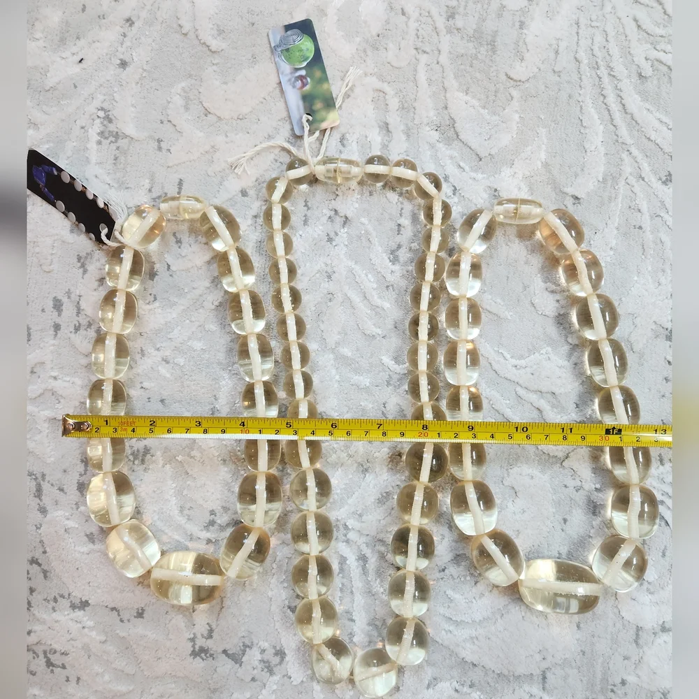 Chunky Acrylic Statement Necklace w/Screw Clasp - Picture 14 of 17